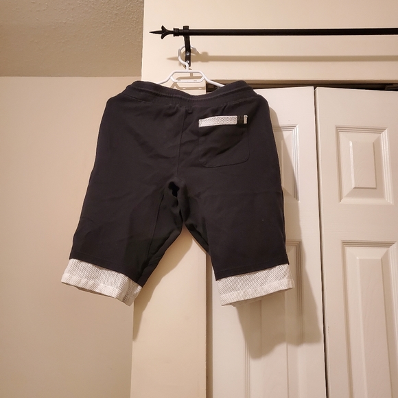 Man short - Picture 2 of 2